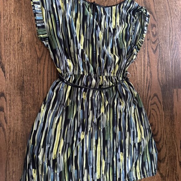 Pattern short dress - Picture 4 of 6